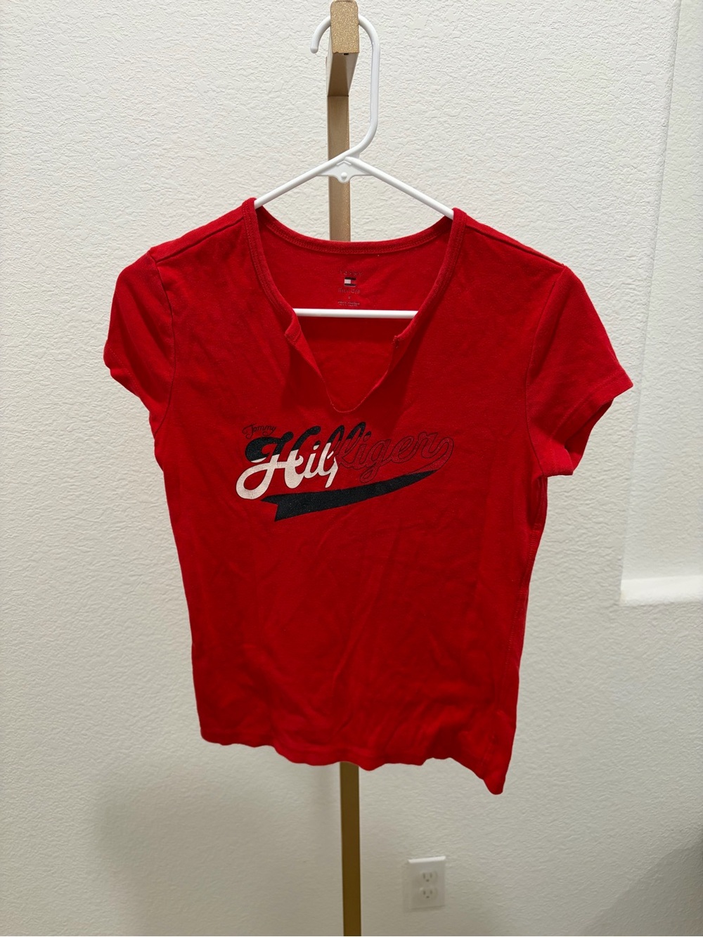 Tommy Hilfiger Red Logo V‑Neck Tee size small